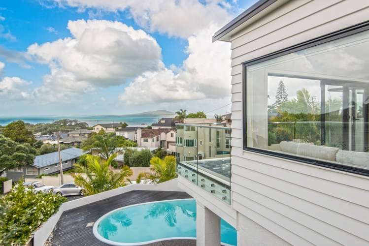 2/14 Eastcliffe Road Castor Bay_8