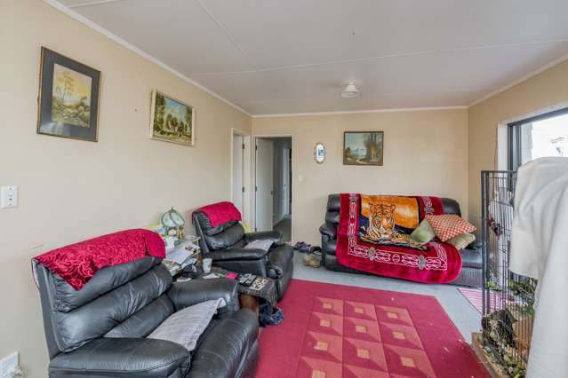 9 Simcox Street Otaki Beach_2