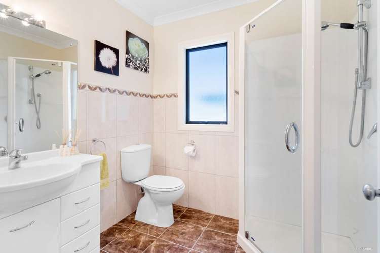 8 Cutter Place Greenhithe_19