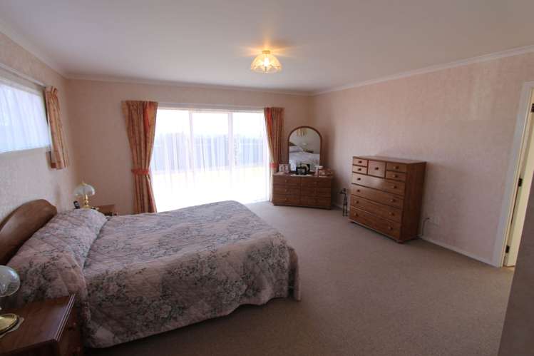 156 King Road Inglewood_10