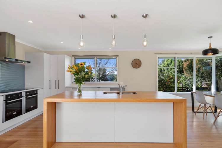 15 Stirling Grove Greerton_9