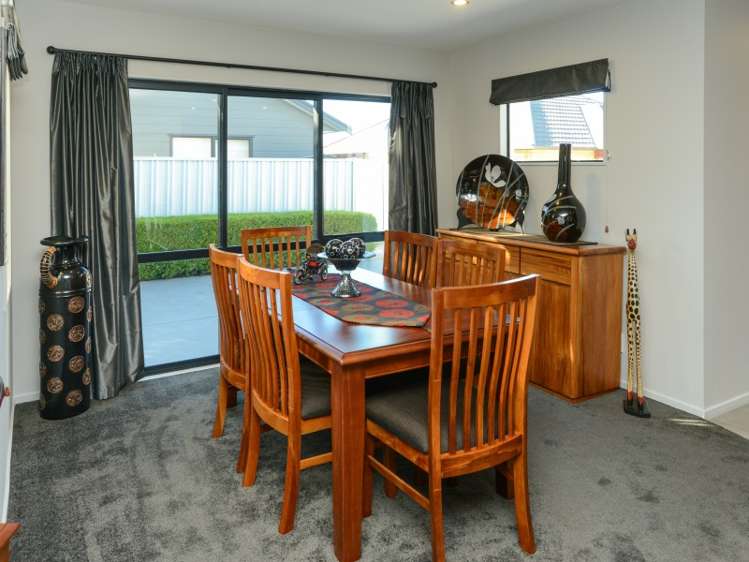 212 Frimley Oaks Frimley_5