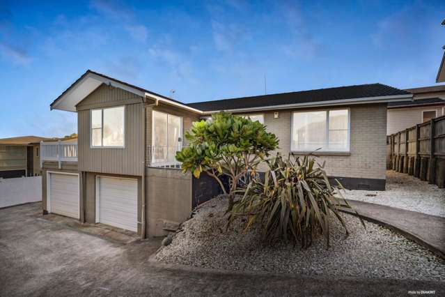 Sea Views, Great Family Home!
