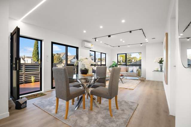 2/31 Akoranga Drive Northcote_3
