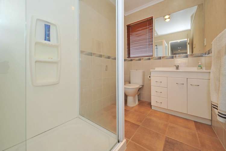 21 Greta Banks Place Wattle Downs_11