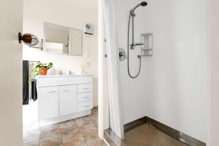 11 Chequers Avenue Chartwell_9