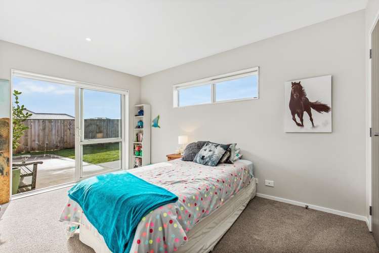 65 Intrepid Crescent Beachlands_11