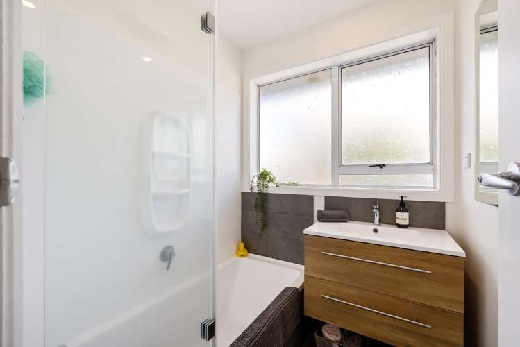 5 Merrington Crescent Aranui_5