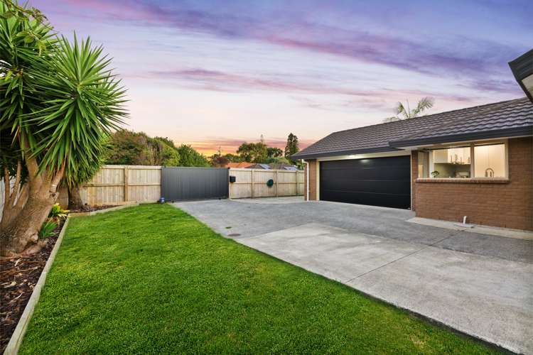 8 Woodbank Drive Glen Eden_20