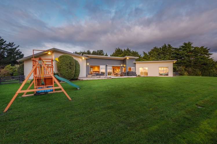 252 Polson Hill Drive Aokautere_1