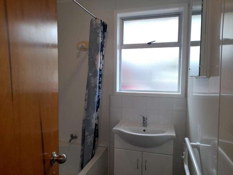 2/86 Tamatea Road 11209_15