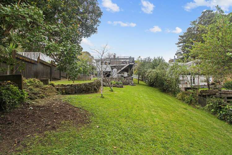 37 Derwent Crescent Titirangi_23