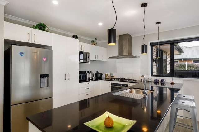 6 Dakota Place Burleigh_2