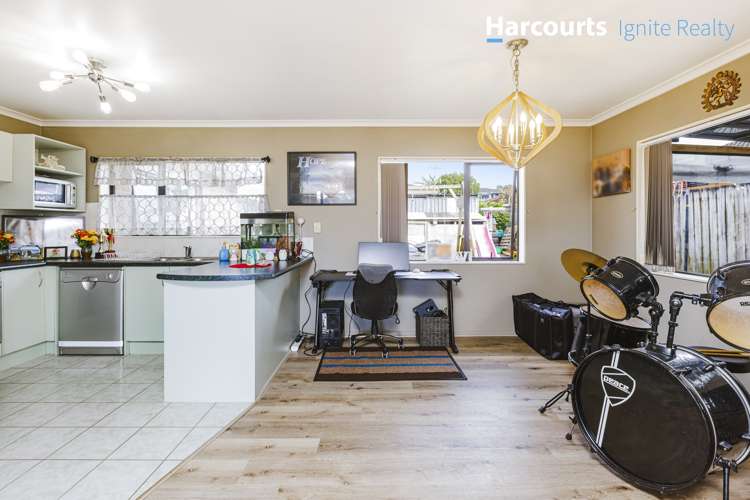 48 Robert Ross Place Clendon Park_6