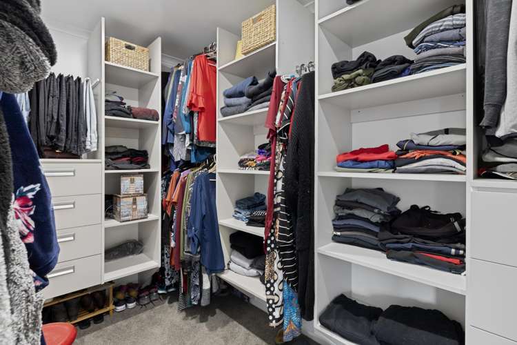 180 Faringdon Boulevard Rolleston_15