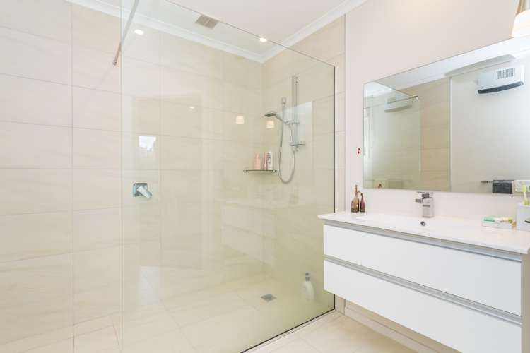 35 Heathfield Drive Mosgiel_16