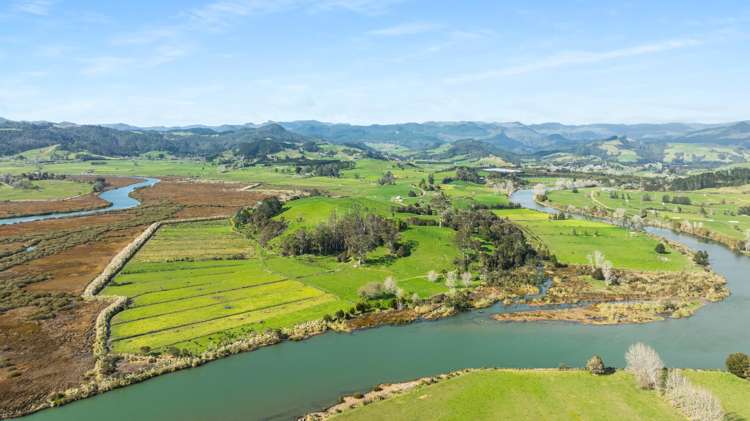 90 Camp Road, Coroglen Tairua_23