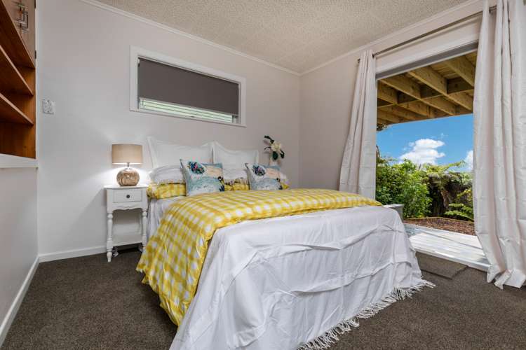 86 Shetland Street Glen Eden_27