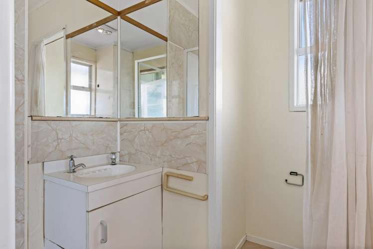 1/12 Cresta Avenue Beach Haven_14