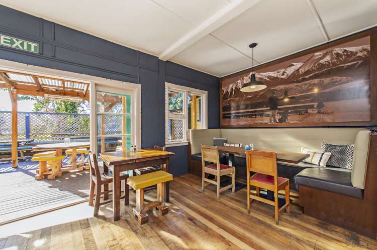 5672 West Coast Road Springfield_16