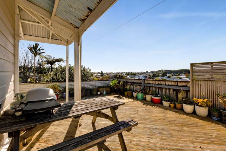 2 Broadway Waitara_31