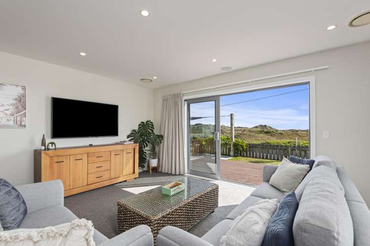 20 Ocean Beach Street Foxton Beach_2