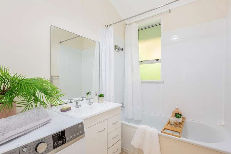 10/124 Redwood Avenue Tawa_18