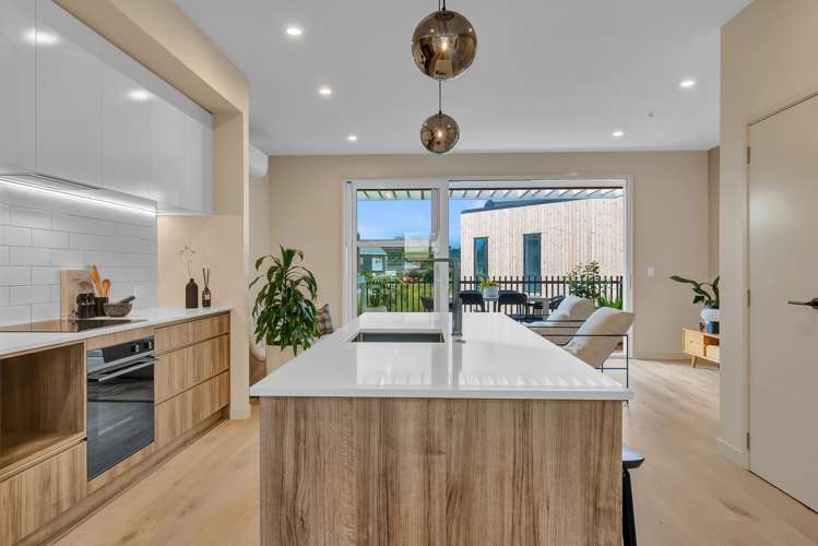 4/27b Hudson Bay Road Hobsonville_6