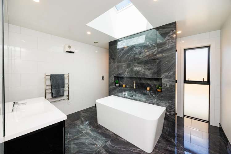 15 Atlantic Drive Fitzherbert_17