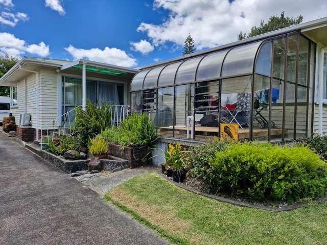 817 Te Atatu Road Te Atatu Peninsula_1