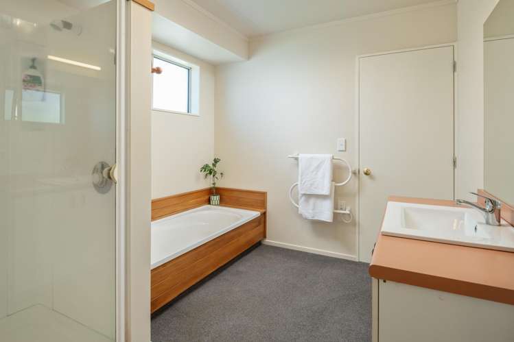 20 Elisha Drive Witherlea_16