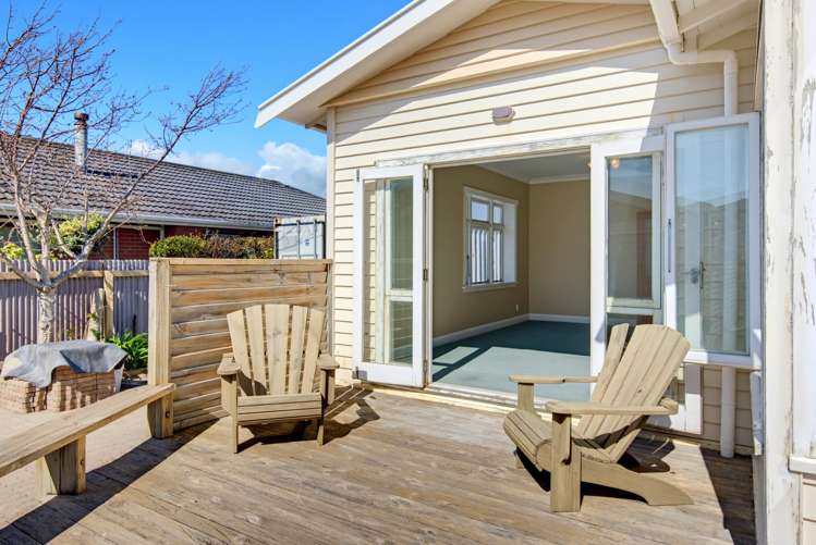 6 Adrian Grove Waikanae Beach_9