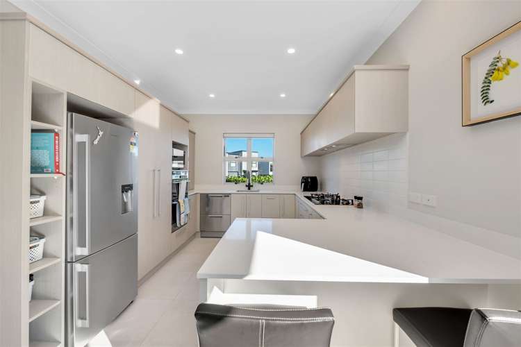 42 Matairangi Avenue Totara Heights_10