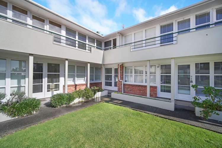 22i Aratonga Avenue Greenlane_7