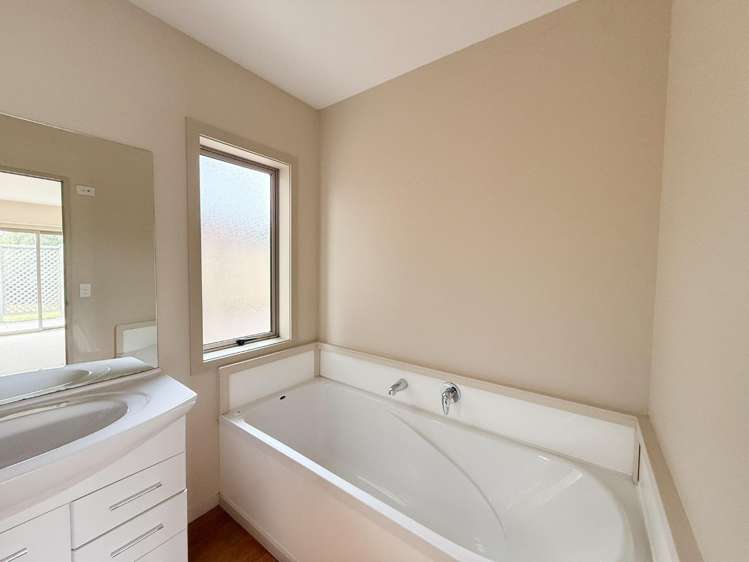 49 Hinekura Avenue 11210_9