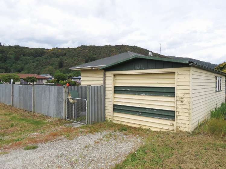 72 Main Street Reefton_16