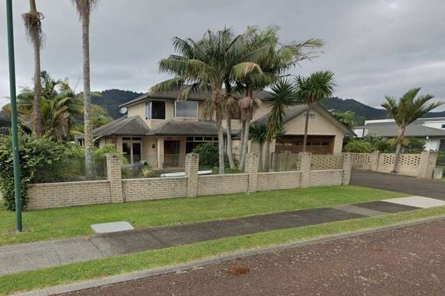 Beautiful 4-bedroom home available for long-term rent in Paunaui