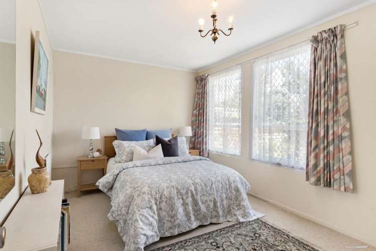 2/270 Lake Road Hauraki_17