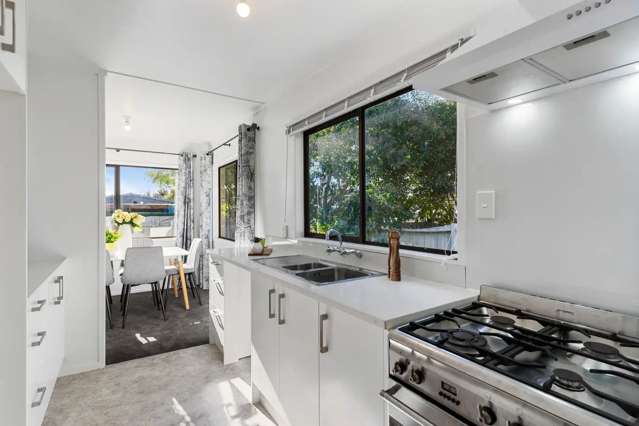 2/128A Bruce McLaren Road Henderson_4