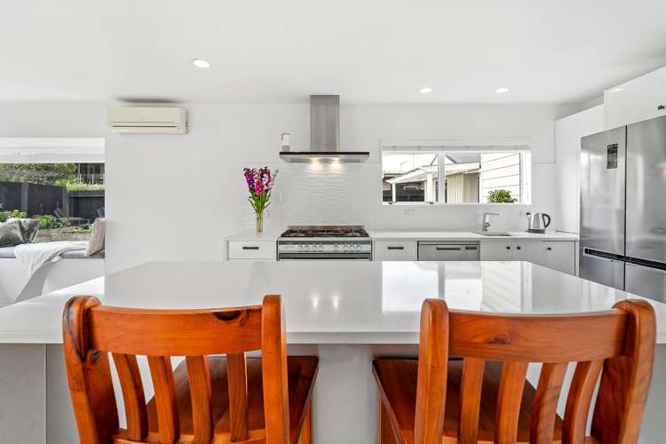 31 Centreway Road Orewa_6