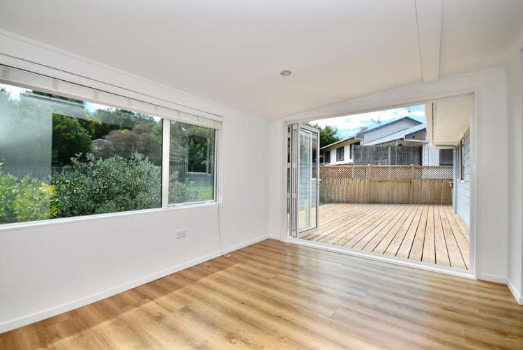 2/130 Spinella Drive Bayview_3