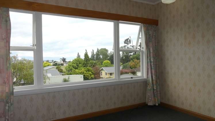 194 The Ridgeway Stoke_8