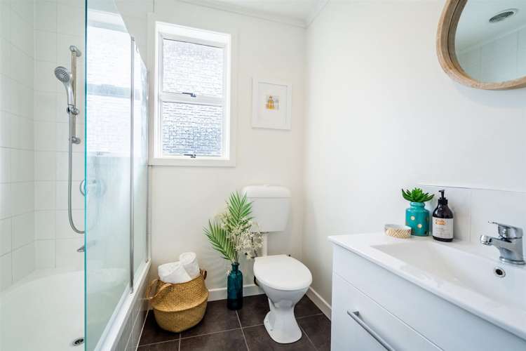 1/8 Lancaster Road Beach Haven_12