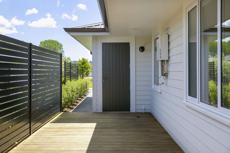 6 Maison Way Rangatira Park_14