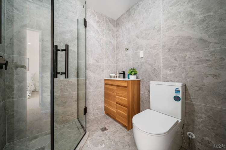 2 /8 Clutha Crescent Clover Park_10