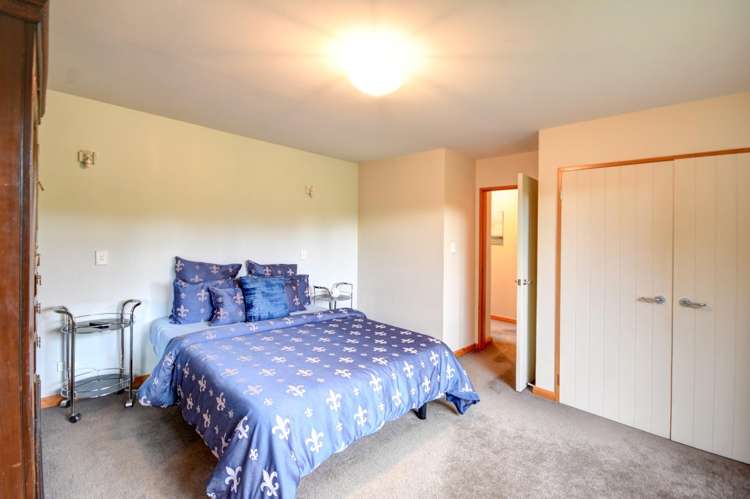 30 McIntosh Road 2492_13