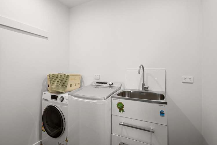 210/2 Onepu Road Kilbirnie_11