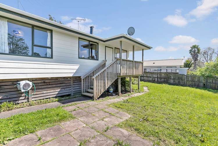 26 Maywood Crescent Glen Eden_22