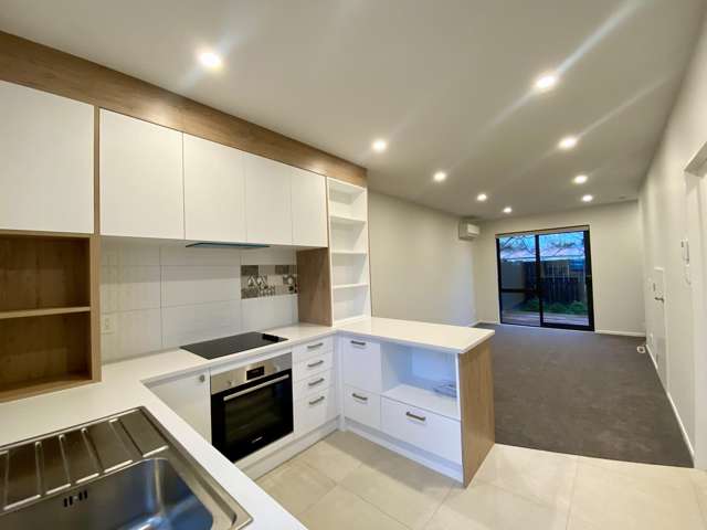 8/47 Beach Road Te Atatu Peninsula_1
