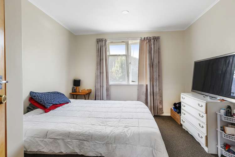 57 Leicester Street Cannons Creek_14